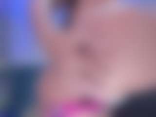 xcarlet milf's Live Sex Cam Show