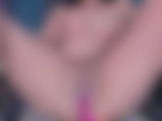 xcarlet milf's Live Sex Cam Show