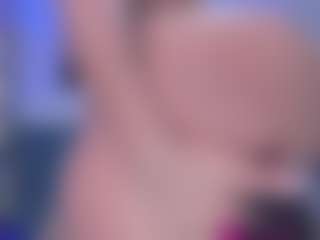 xcarlet milf's Live Sex Cam Show