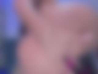 xcarlet milf's Live Sex Cam Show