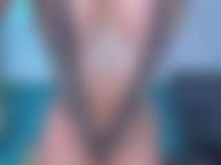 Live cam show with xcarlet milf - Dildo Or Vibrator on madthumbs