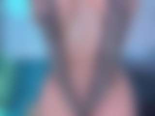 xcarlet milf's Live Sex Cam Show