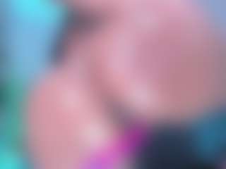 xcarlet milf's Live Sex Cam Show