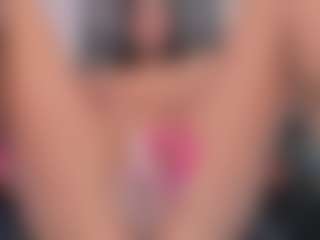 xcarlet milf's Live Sex Cam Show