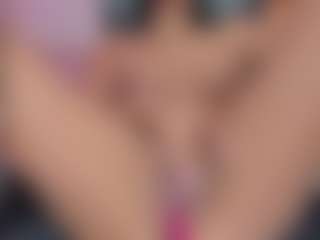 xcarlet milf's Live Sex Cam Show