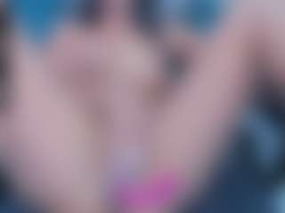 xcarlet milf's Live Sex Cam Show