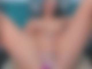 xcarlet milf's Live Sex Cam Show