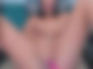 xcarlet milf's Live Sex Cam Show