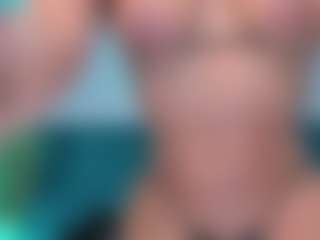 xcarlet milf's Live Sex Cam Show