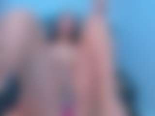 xcarlet milf's Live Sex Cam Show