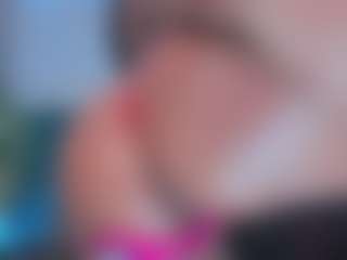 xcarlet milf's Live Sex Cam Show