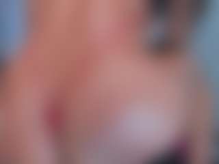 xcarlet milf's Live Sex Cam Show