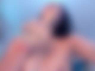 xcarlet milf's Live Sex Cam Show