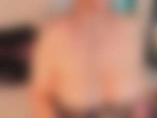Live cam show with saramontoya - Strapon on Camsoda