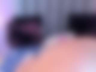 Live cam show with saramontoya - Oil on Instabang