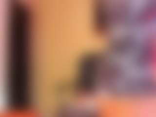 Live cam show with Anny Luna - Skinny on Camsoda