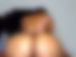 chaneldreamzz's Live Sex Cam Show