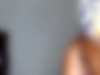 Live cam show with chaneldreamzz - Big Tits Brown Hair on intimatelivegirls.com