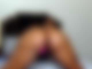 chaneldreamzz's Live Sex Cam Show