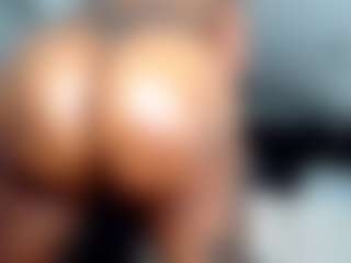 chaneldreamzz's Live Sex Cam Show