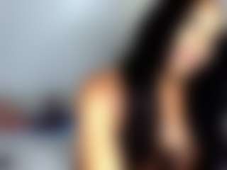 chaneldreamzz's Live Sex Cam Show