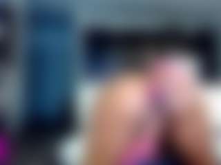 chaneldreamzz's Live Sex Cam Show