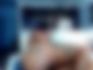 chaneldreamzz's Live Sex Cam Show