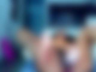 chaneldreamzz's Live Sex Cam Show