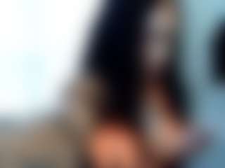 chaneldreamzz's Live Sex Cam Show