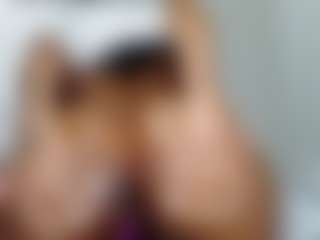 chaneldreamzz's Live Sex Cam Show