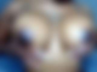 chaneldreamzz's Live Sex Cam Show