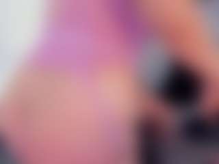 Live cam show with Kathy - Fingers on sexylivex.com