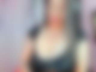 Live cam show with Rebe - Middle Aged on Milfs Live