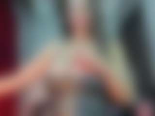 Live cam show with Rebe - Shaved Pussy Mature on CamSodaAdn