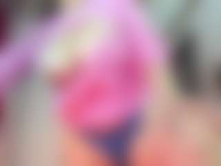 Live cam show with Rebe - Gamer Mature on Free Soda