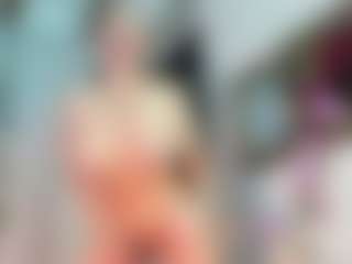 Live cam show with Rebe - Squirt MILF on livesuperchat.net