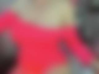 Live cam show with Rebe - Granny on Camsoda