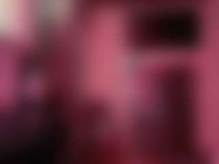 Live cam show with Iluvsaffire Bleu - Black on AdultVida.com