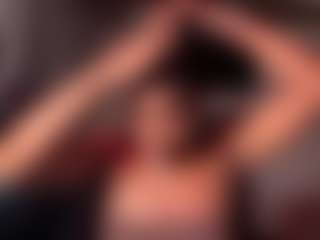 Live cam show with Iluvsaffire Bleu - Brown Eyes Ebony on Latina Girls