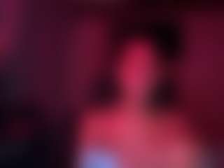 Live cam show with Iluvsaffire Bleu - Average on Ass Tok