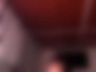 Live cam show with Iluvsaffire Bleu - Dildo Or Vibrator on 1on1-livenow