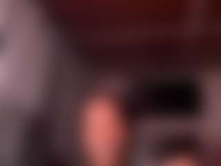 Live cam show with Iluvsaffire Bleu - Spank on live18s.com