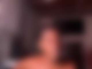 Live cam show with Iluvsaffire Bleu - Spank Black on 1on1-livenow