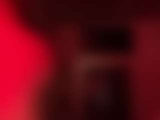 Live cam show with Iluvsaffire Bleu - Bedroom on Camsoda
