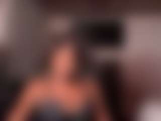 Live cam show with Iluvsaffire Bleu - Average on Hubzter Live