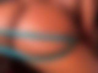 Iluvsaffire Bleu's Live Sex Cam Show