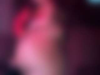 Live cam show with Iluvsaffire Bleu - Bedroom on Camsoda