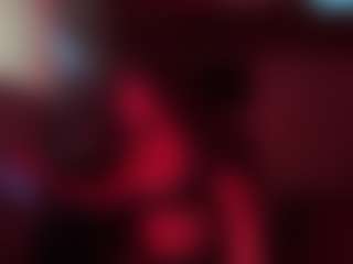 Live cam show with Iluvsaffire Bleu - Solo on Camsoda