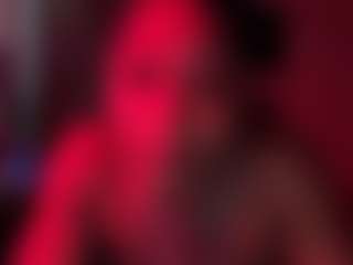 Live cam show with Iluvsaffire Bleu - Black HD on Camming Site