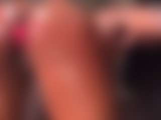 Live cam show with Iluvsaffire Bleu - Ebony Lovense on liverealitysex.com